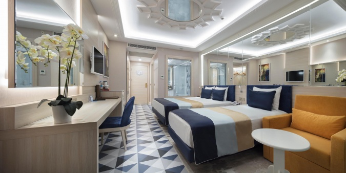 Standart Kısmi Deniz Manzaralı Oda